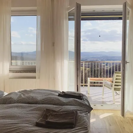 Yellow House Grabrovec * Metlika