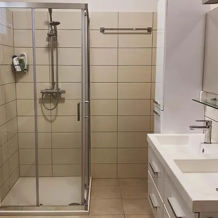 Yellow House Grabrovec *