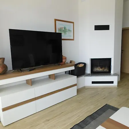 Yellow House Grabrovec Lejlighed Metlika