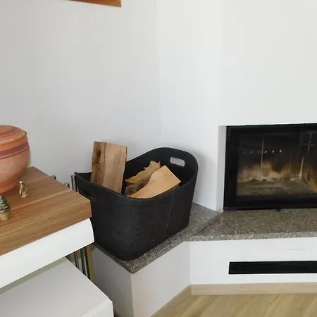 Apartament Yellow House Grabrovec