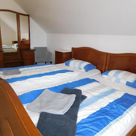 Yellow House Grabrovec * Metlika