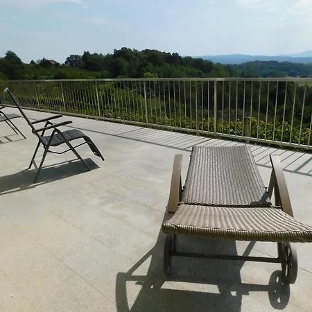 Apartament Yellow House Grabrovec Metlika