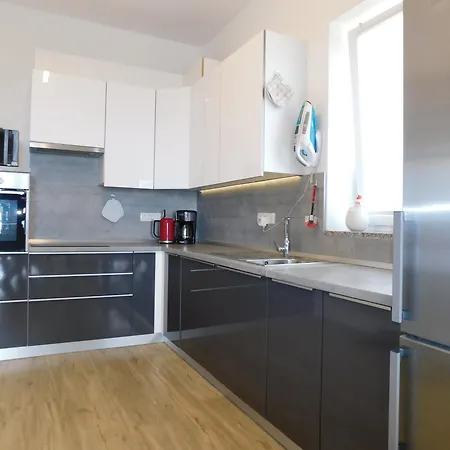 Apartment Yellow House Grabrovec