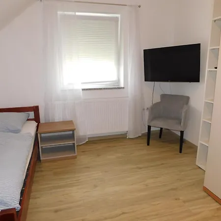 Apartment Yellow House Grabrovec Metlika