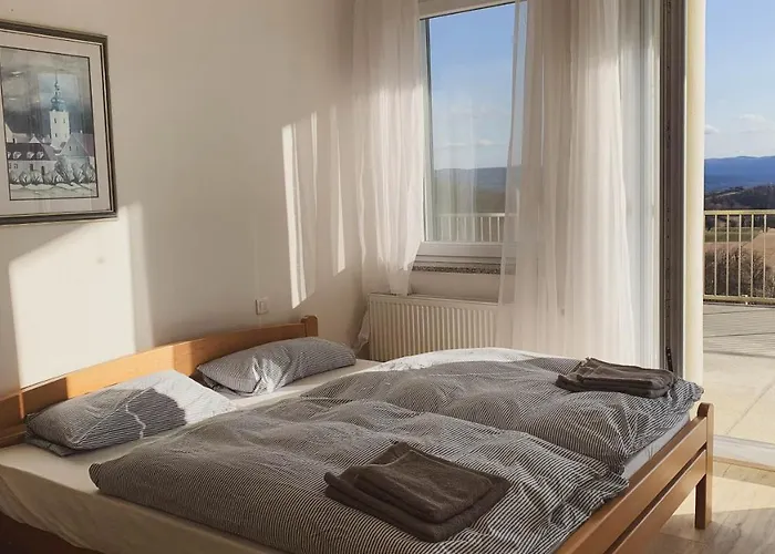 Yellow House Grabrovec