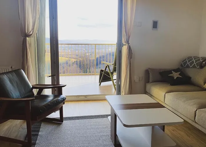 Yellow House Grabrovec * Metlika