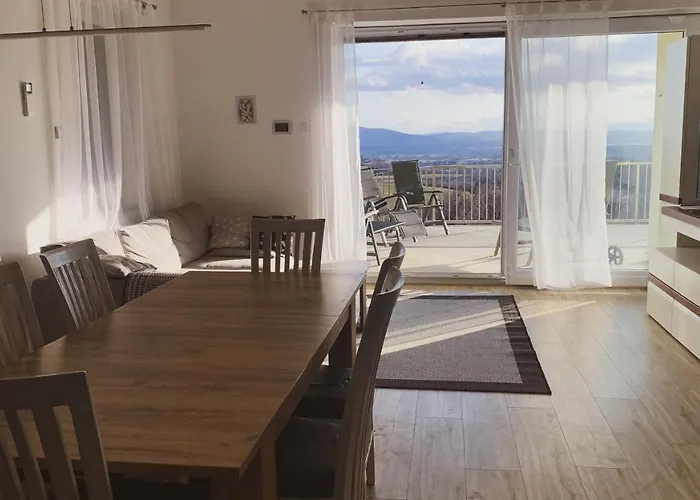 Yellow House Grabrovec * Metlika