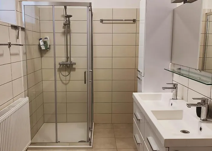 Yellow House Grabrovec *