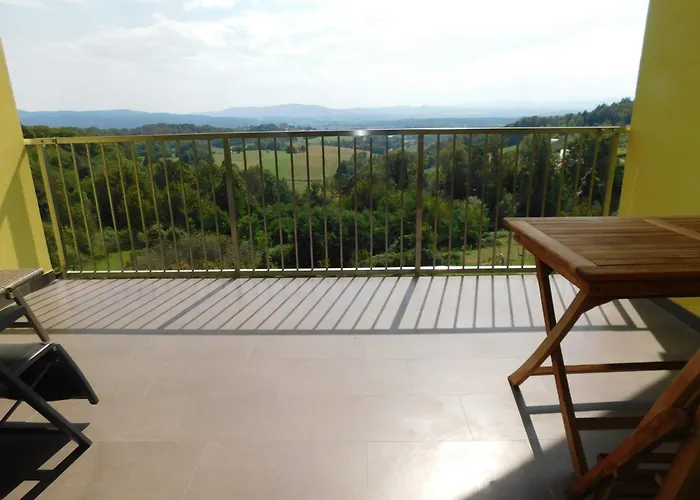 Yellow House Grabrovec