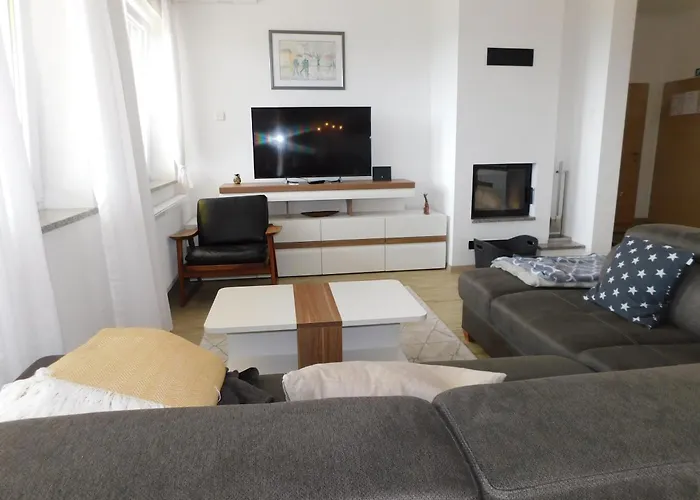 Appartement Yellow House Grabrovec